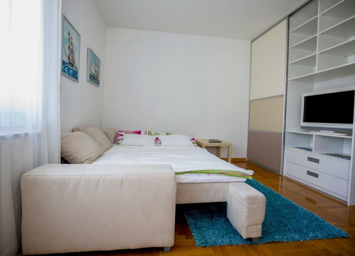 Apartment Luka Zagreb Extérieur photo